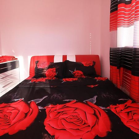 Private Apartment With Parking And Pool Balcsik Kültér fotó